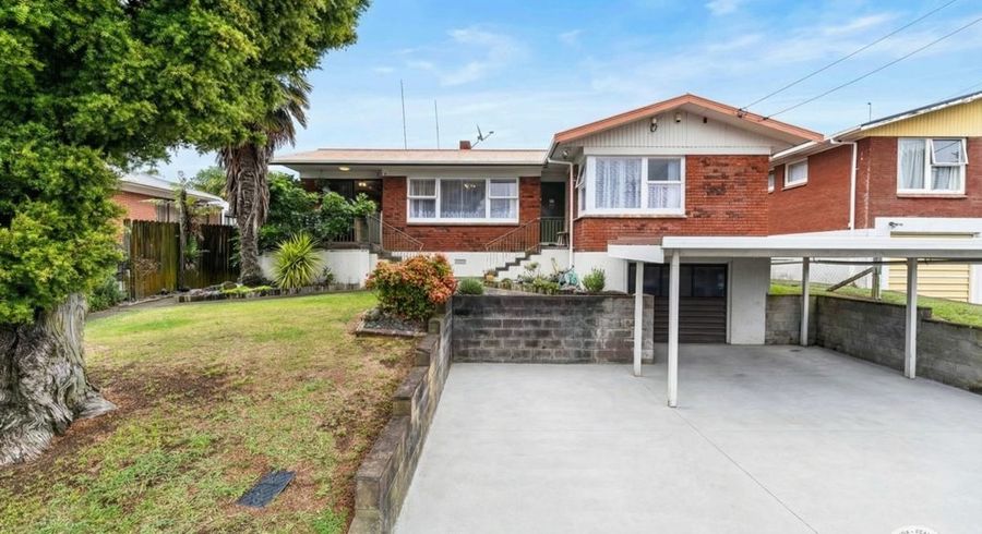  at 10 Hollinbrigg Place, Manurewa, Manukau City, Auckland