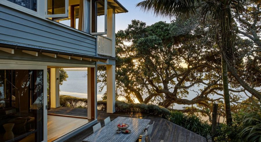  at 16 Joan Street, Point Chevalier, Auckland City, Auckland