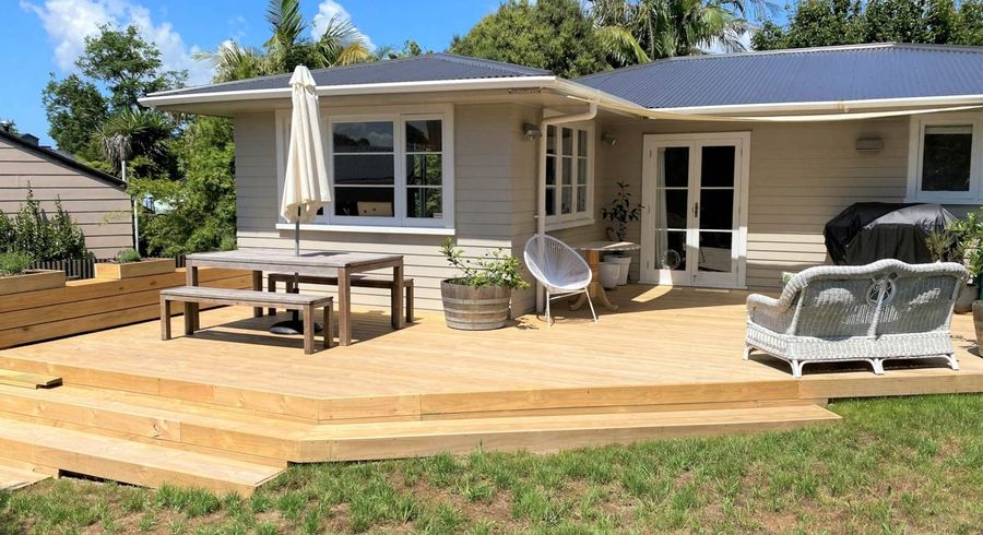  at 5 Beaufield Lane, Te Atatu Peninsula, Waitakere City, Auckland