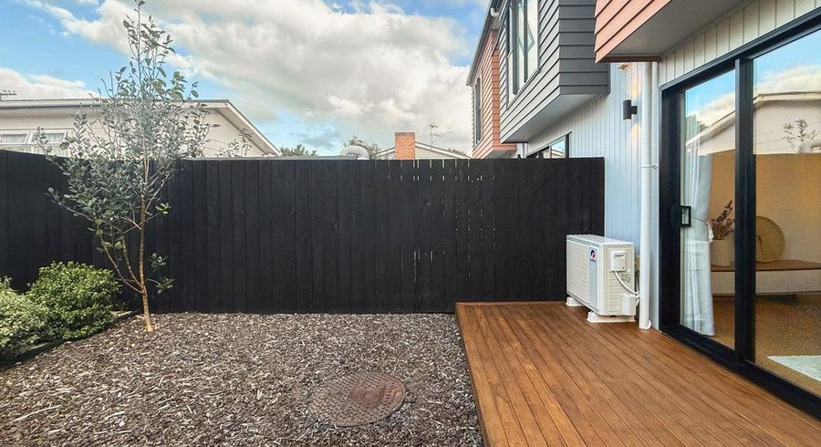  at 5/17 Rewarewa Road, Te Atatu Peninsula, Waitakere City, Auckland