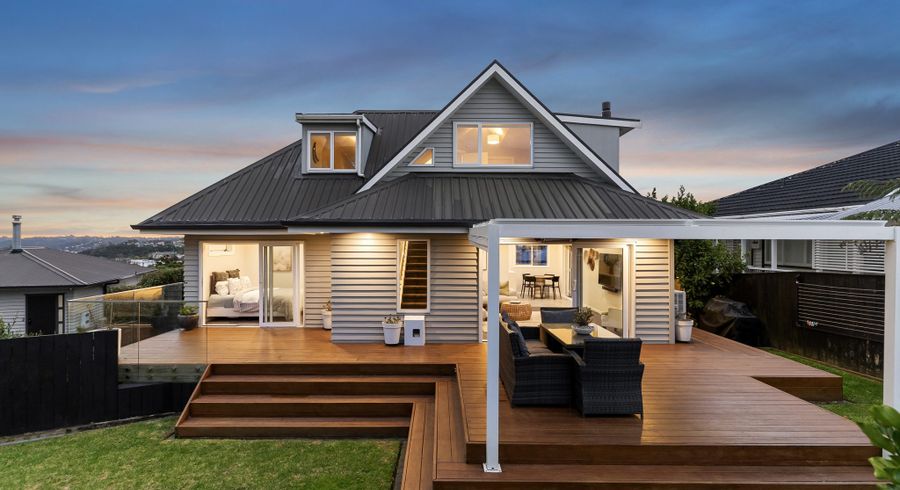  at 904 East Coast Road, Northcross, North Shore City, Auckland