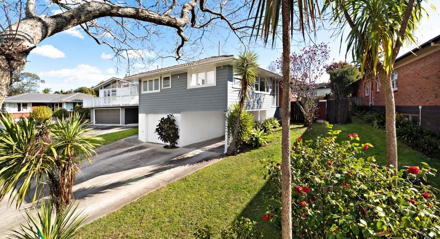  at 5 Blue Gum Rise, Sunnyhills, Auckland