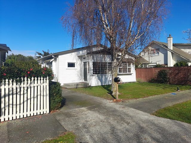  at 8 Argyle Avenue, Takaro, Palmerston North