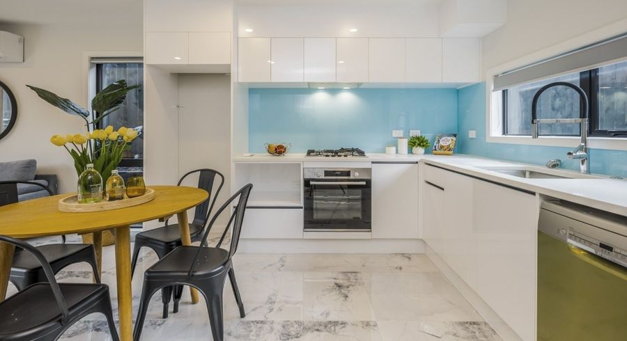  at 2/174 Ireland Road, Mount Wellington, Auckland