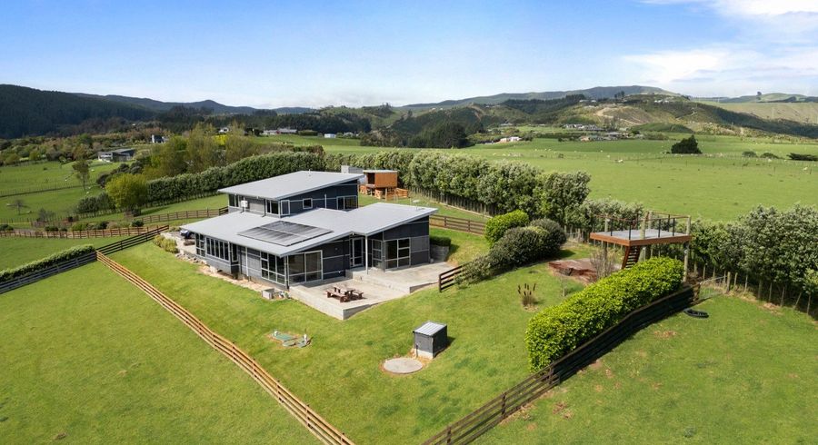  at 33 Oram Drive, Turitea, Palmerston North