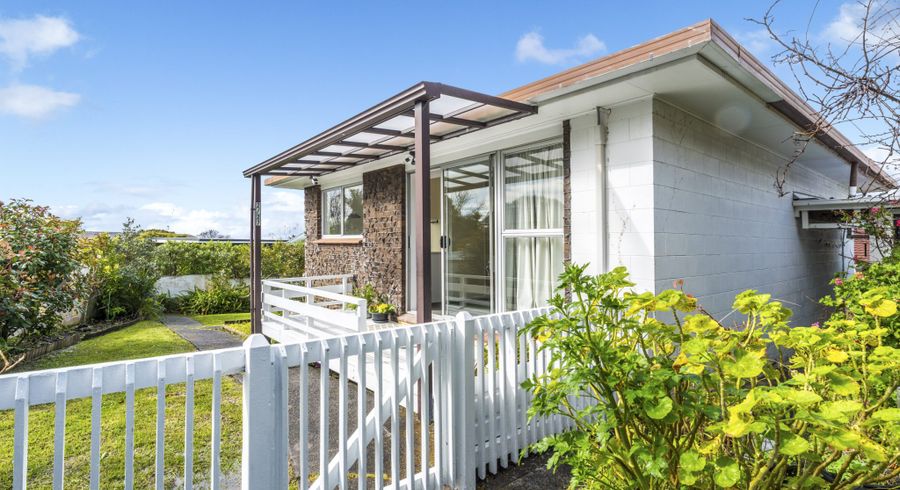  at 2/27 Spence Road, Henderson, Waitakere City, Auckland