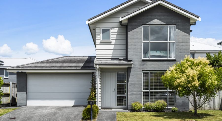  at 17 William Wallbank Crescent, Swanson, Auckland