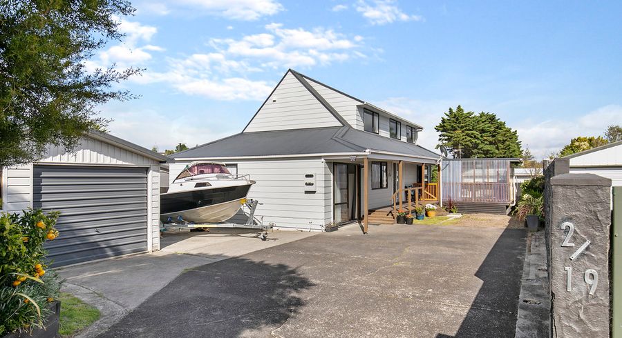  at 2/19 Rosier Road, Glen Eden, Auckland