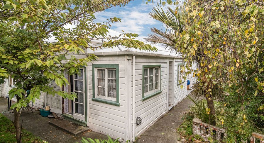  at 99 Queens Drive, Lyall Bay, Wellington