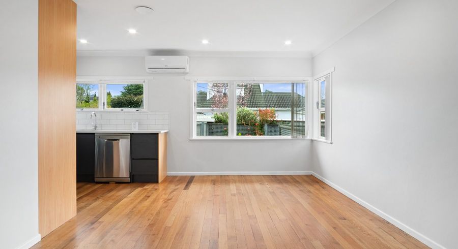  at 1/37 Tawera Road, Greenlane, Auckland