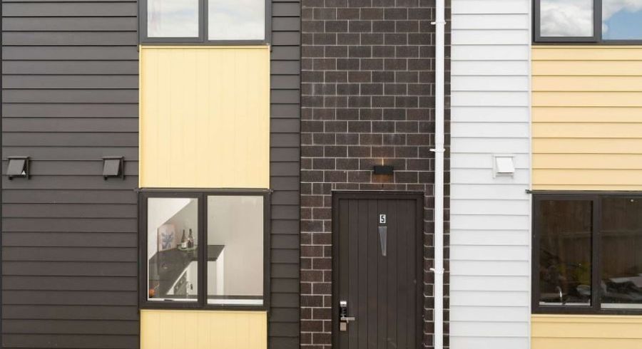  at New Lynn, Waitakere City, Auckland