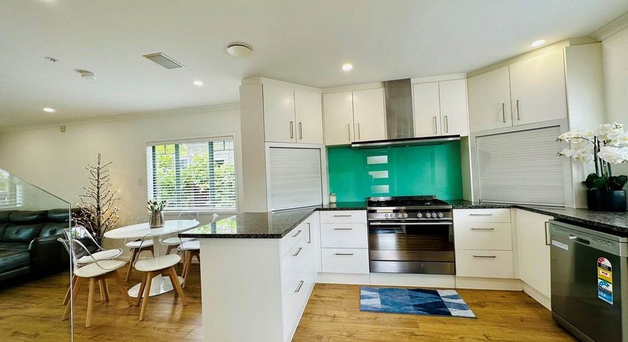  at 7 Paloma Court, Hill Park, Manukau City, Auckland