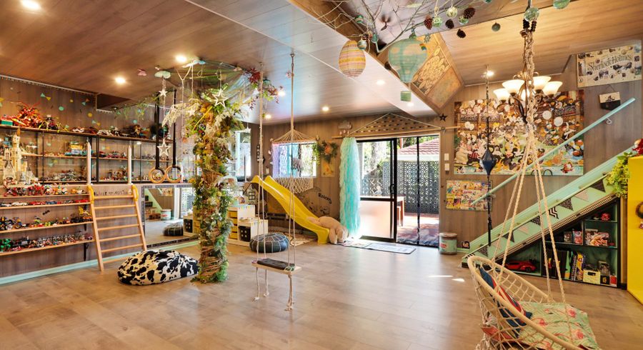  at 221 Woodlands Park Road, Titirangi, Waitakere City, Auckland