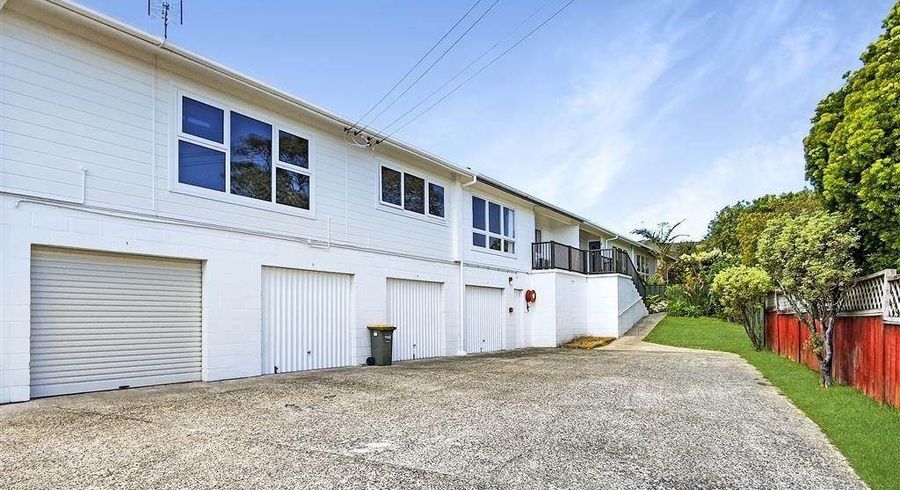  at 2/15 Selwyn Crescent, Forrest Hill, North Shore City, Auckland
