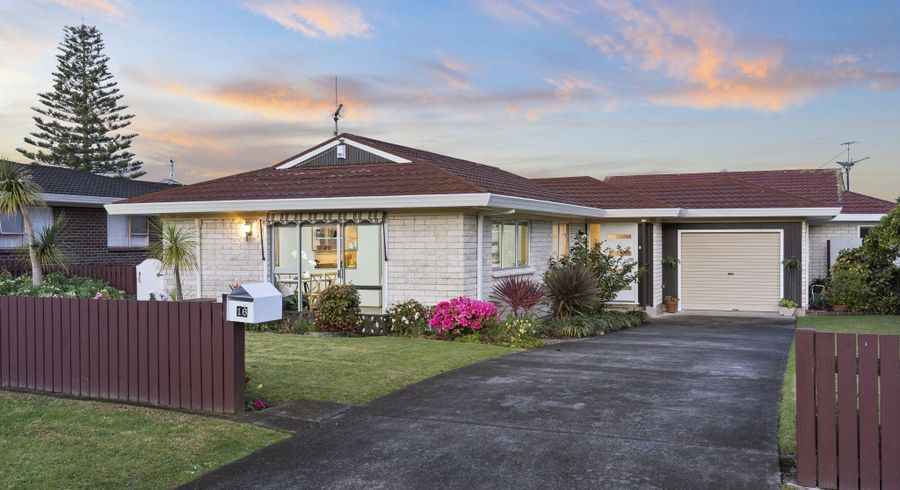  at 16 Faith Bullock Place, New Lynn, Auckland