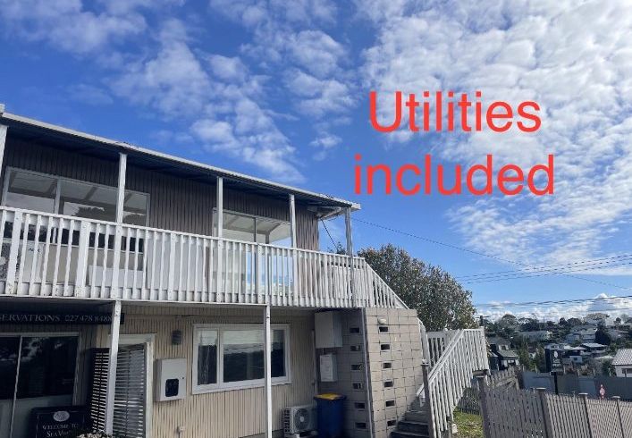  at 9/869 Beach Road, Torbay, North Shore City, Auckland