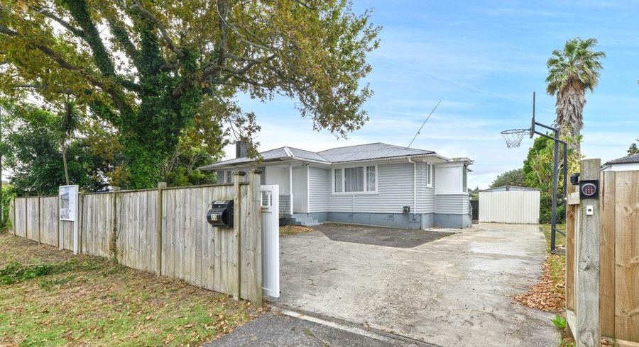  at 11 Harrington Road, Henderson, Waitakere City, Auckland