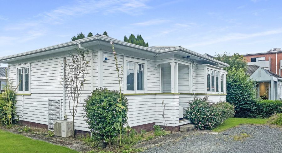  at 25 Lincoln Road, Henderson, Auckland