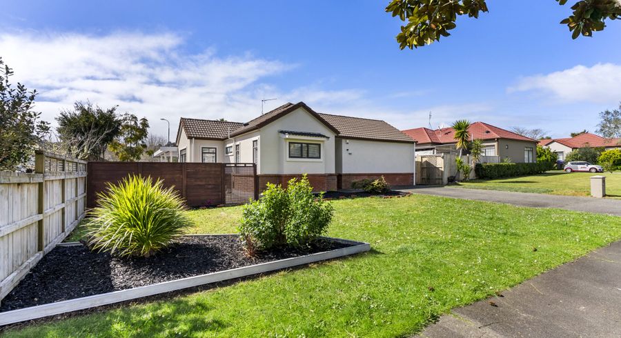  at 33 Northwood Avenue, Albany, North Shore City, Auckland
