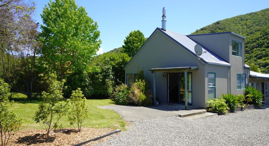  at 44 Beach Road, Waikawa, Picton