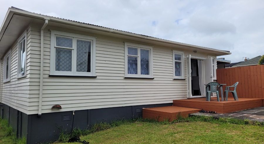  at 2/85 White Swan Road, Mount Roskill, Auckland City, Auckland