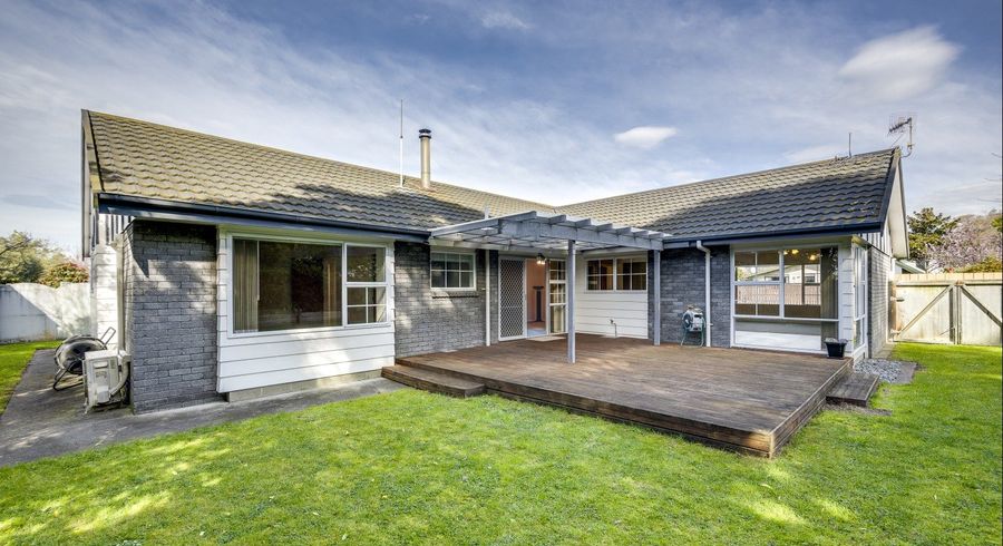  at 4 Alley Place, Taradale, Napier