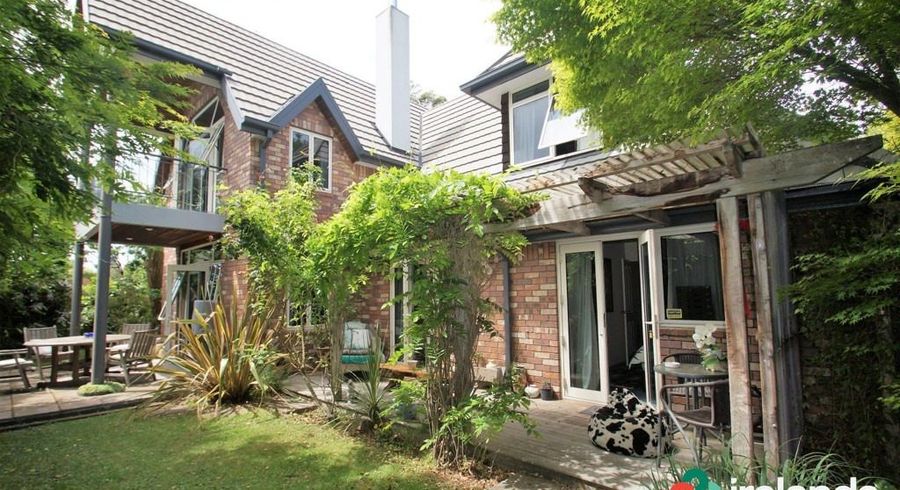  at 1 Majestic Lane, Cashmere, Christchurch City, Canterbury