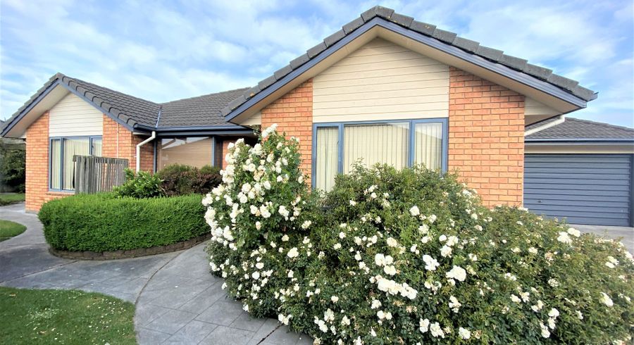  at 8 Amdale Avenue, Broomfield, Christchurch