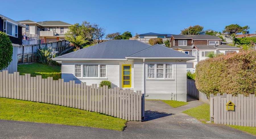  at 9 Roy Street, Tawa, Wellington