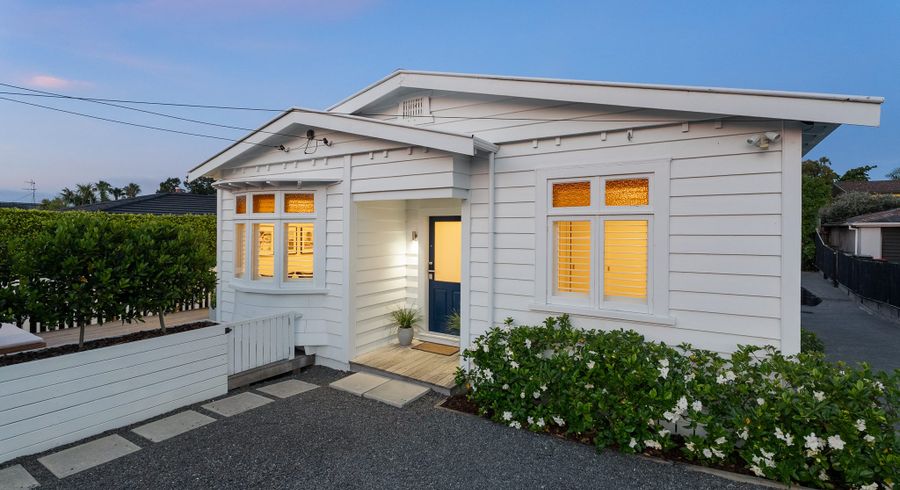  at 43 Kiwi Road, Point Chevalier, Auckland City, Auckland