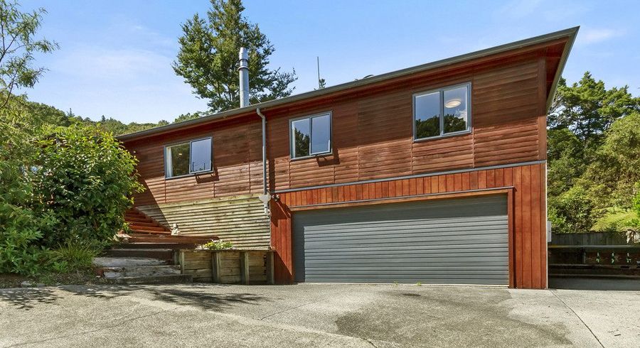  at 6 Lowry Heights, Stokes Valley, Lower Hutt, Wellington