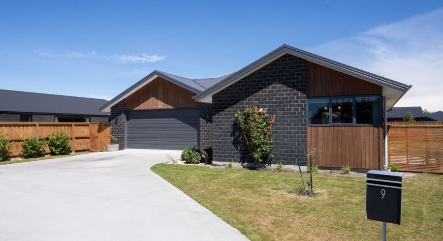  at 9 Greenwood Place, Amberley, Amberley