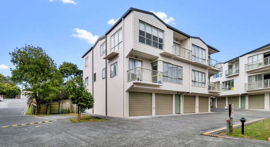  at 40/120 Beach Haven Road, Beach Haven, North Shore City, Auckland