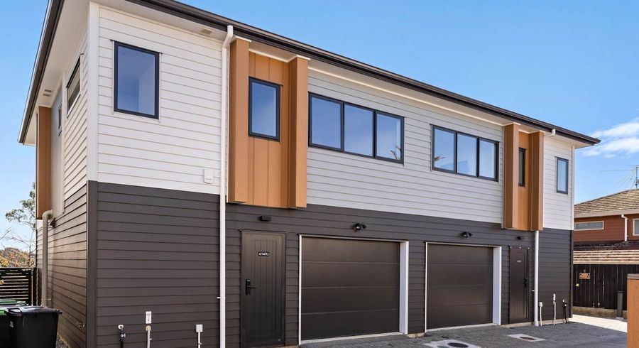  at C4/147 Carlisle Road, Northcross, North Shore City, Auckland