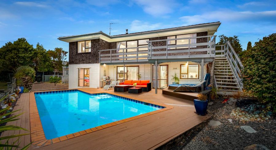  at 2/32 Rapallo Place, Farm Cove, Auckland