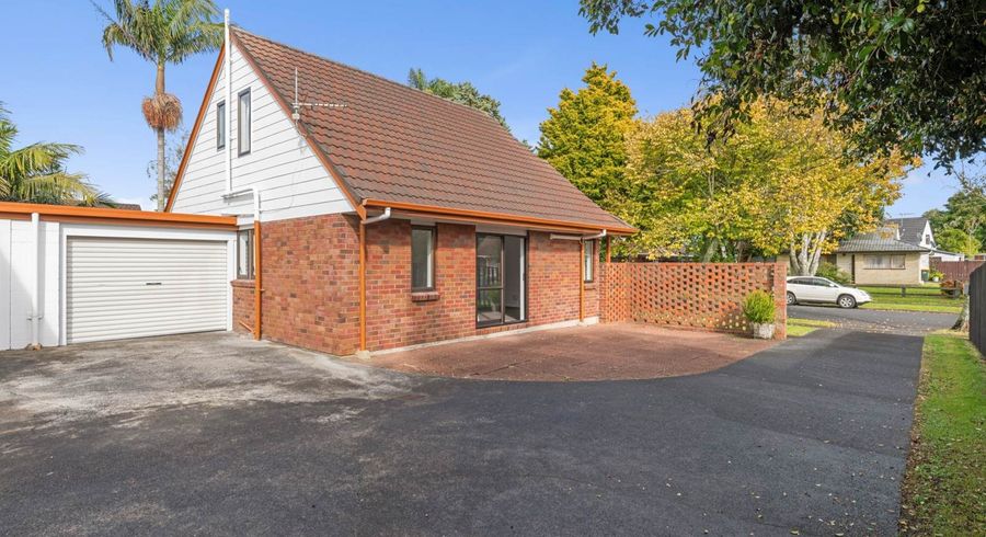  at 1/6 Kindergarten Drive, Conifer Grove, Papakura, Auckland