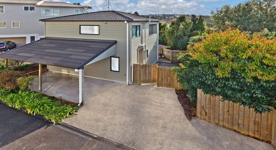  at 1/5 Kilham Avenue, Northcote, North Shore City, Auckland