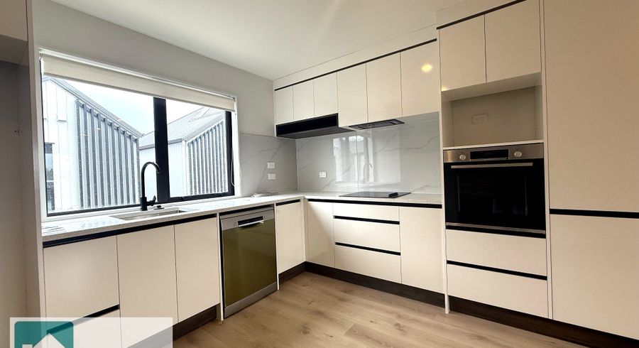  at 4/25 Taikata Rd, Te Atatu Peninsula, Waitakere City, Auckland