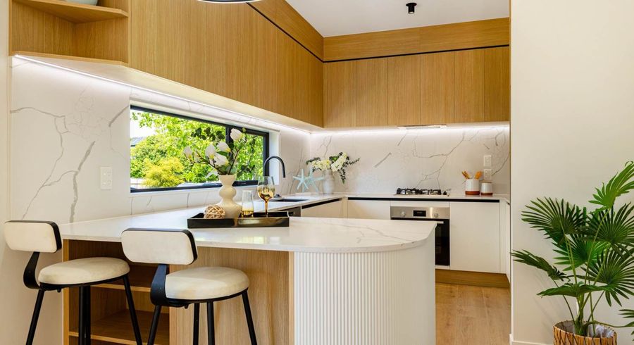  at 16 Grande Vue Road, Papatoetoe, Manukau City, Auckland