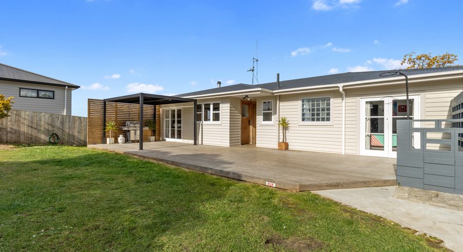  at 166 Tuhikaramea Road, Dinsdale, Hamilton