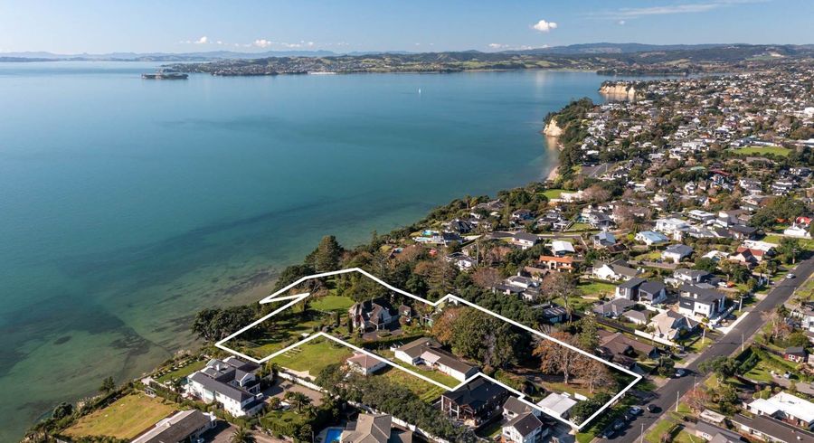  at 215  Bleakhouse Road, Mellons Bay, Manukau City, Auckland