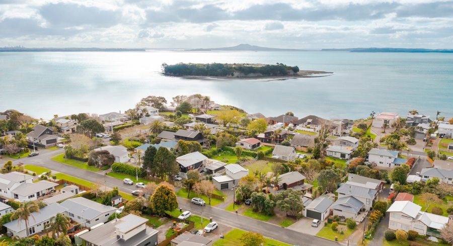  at 6 First View Avenue, Beachlands, Auckland