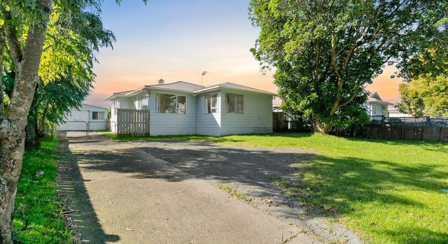  at 400 Roscommon Road, Manurewa, Manukau City, Auckland