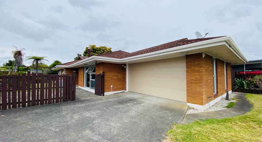  at 4 Lakeside Drive, Pahurehure, Papakura