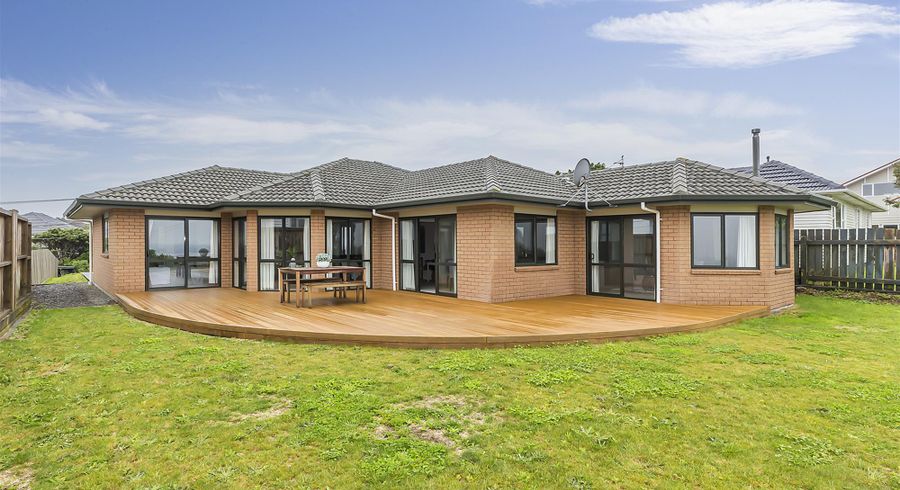  at 52 Miles Crescent, Newlands, Wellington