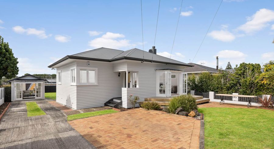  at 20 Alberta Street, Point Chevalier, Auckland