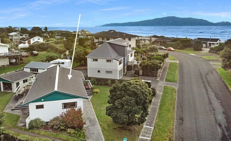  at 6 Oratia Street, Waikanae Beach, Waikanae
