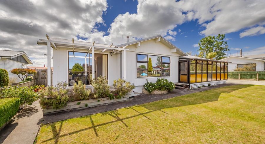  at 9 and 11 Willow Grove, Waipukurau, Central Hawke's Bay, Hawke's Bay