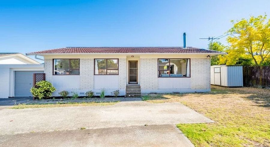  at 2/32 Ballater Place, Highland Park, Manukau City, Auckland