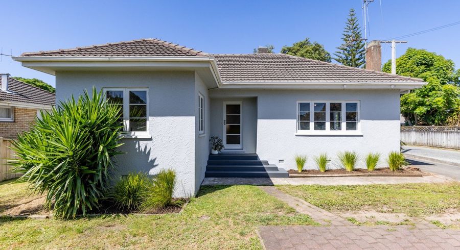  at 28 Galloway Street, Hamilton East, Hamilton